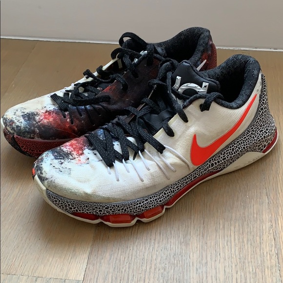 KD 8 “Christmas” TRYING TO SELL FAST! - Picture 1 of 6